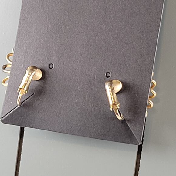 Vintage Emmons Gold Tone White Cabochon Clip-On Earrings Floral Design - Picture 14 of 16